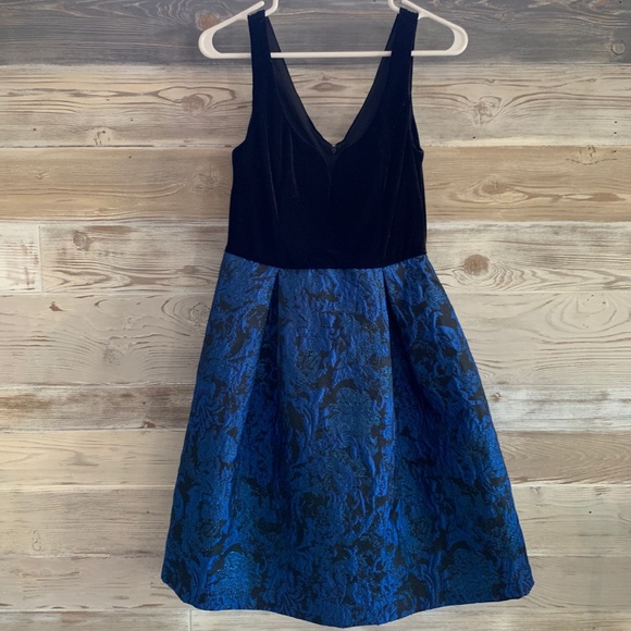 Donna Morgan Dresses & Skirts - Donna Morgan fit & flare dress